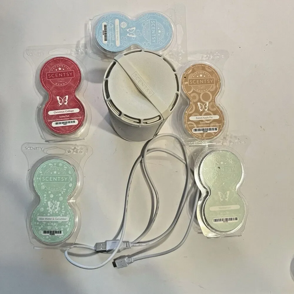 Scentsy Go White With USB Cable For Charging & 9 Scent Pods - Picture 1 of 10